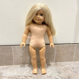 AMERICAN GIRL DOLL